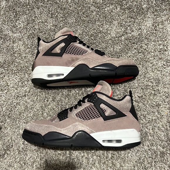 Retro 4 Jordan’s - Picture 7 of 12